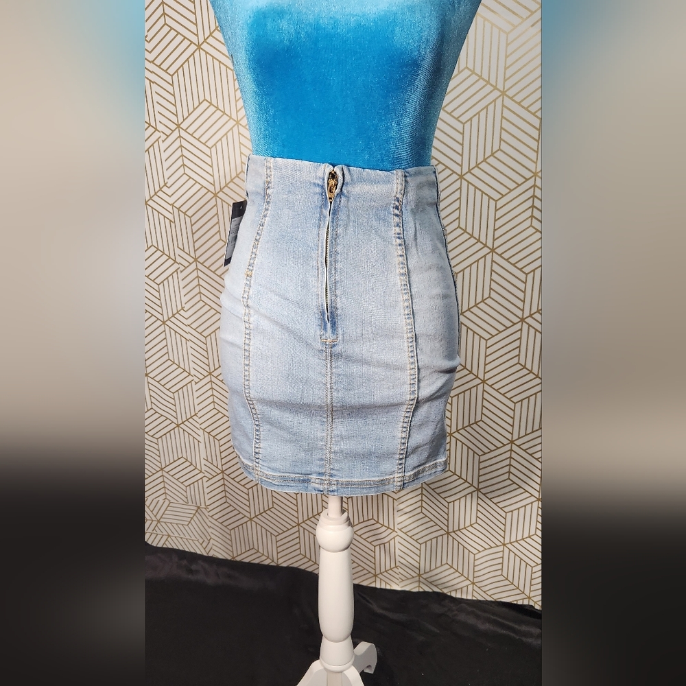 Womens Jean skirt (Size L)